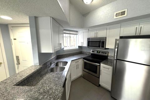 Condominio en venta en Orlando, Florida, 2 dormitorios, 80.27 m2 № 1894819 - foto 2