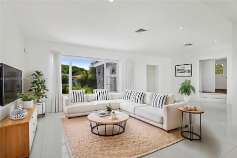 Casa en venta en North Miami, Florida, 4 dormitorios № 1893273 - foto 6