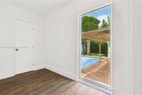 Casa en venta en North Miami, Florida, 4 dormitorios № 1893273 - foto 22