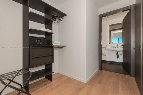 Condo in Miami, Florida, 2 bedrooms  № 1960776 - photo 28