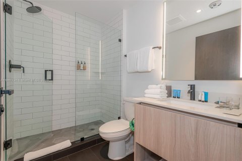 Condo in Miami, Florida, 2 bedrooms  № 1960776 - photo 24