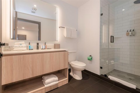 Condo in Miami, Florida, 2 bedrooms  № 1960776 - photo 21