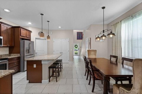Touwnhouse à vendre à Oviedo, Floride: 4 chambres, 195.37 m2 № 1824143 - photo 10