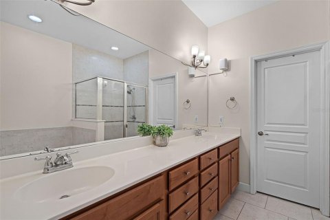 Touwnhouse à vendre à Oviedo, Floride: 4 chambres, 195.37 m2 № 1824143 - photo 17