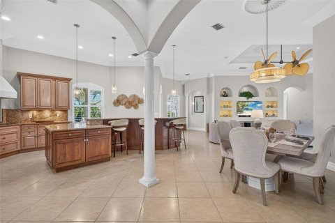 House in Fort Myers, Florida 3 bedrooms, 250.93 sq.m. № 2436685 - photo 8