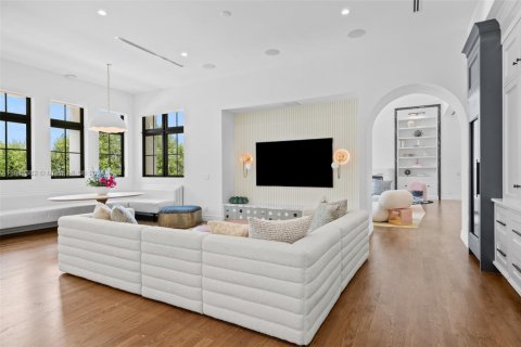 Casa en venta en Hallandale Beach, Florida, 6 dormitorios, 738.39 m2 № 1415373 - foto 11