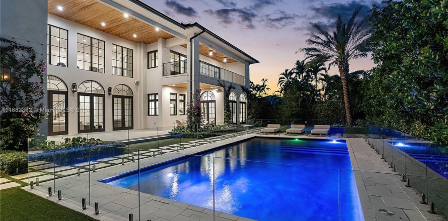 Casa en Hallandale Beach, Florida 6 dormitorios, 738.39 m2 № 1415373