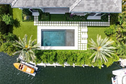 Casa en venta en Hallandale Beach, Florida, 6 dormitorios, 738.39 m2 № 1415373 - foto 4