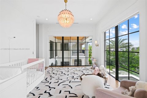 Casa en venta en Hallandale Beach, Florida, 6 dormitorios, 738.39 m2 № 1415373 - foto 26