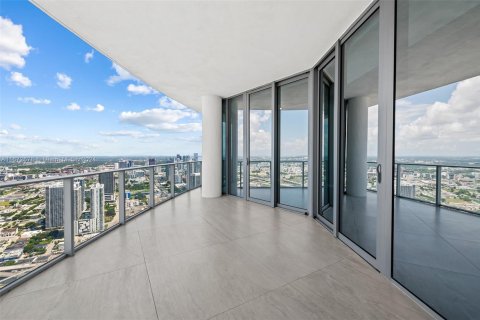 Condominio en venta en Miami, Florida, 4 dormitorios, 291.25 m2 № 1984802 - foto 2