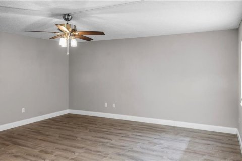 Condominio en alquiler en Temple Terrace, Florida, 2 dormitorios, 89.19 m2 № 1592579 - foto 6