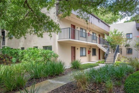 Condominio en alquiler en Temple Terrace, Florida, 2 dormitorios, 89.19 m2 № 1592579 - foto 1