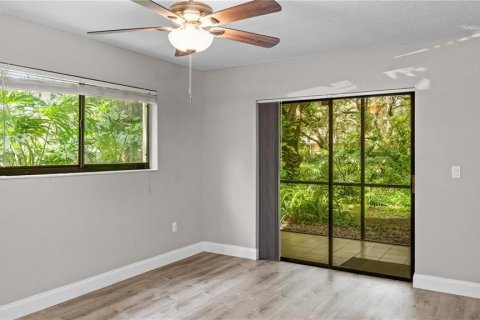 Condominio en alquiler en Temple Terrace, Florida, 2 dormitorios, 89.19 m2 № 1592579 - foto 15