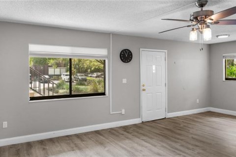 Condominio en alquiler en Temple Terrace, Florida, 2 dormitorios, 89.19 m2 № 1592579 - foto 3