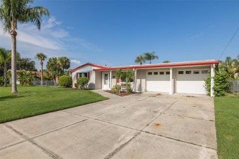 Casa en venta en Port Richey, Florida, 2 dormitorios, 137.5 m2 № 1919062 - foto 4