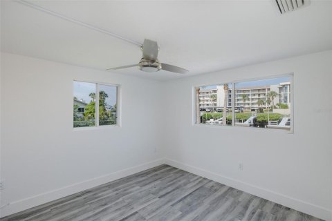 Casa en venta en Port Richey, Florida, 2 dormitorios, 137.5 m2 № 1919062 - foto 25