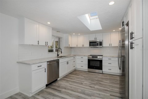 Casa en venta en Port Richey, Florida, 2 dormitorios, 137.5 m2 № 1919062 - foto 13