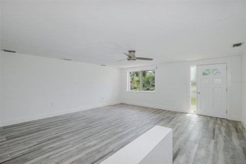 Casa en venta en Port Richey, Florida, 2 dormitorios, 137.5 m2 № 1919062 - foto 10