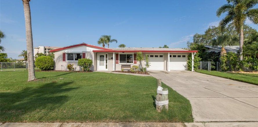 Casa en Port Richey, Florida 2 dormitorios, 137.5 m2 № 1919062