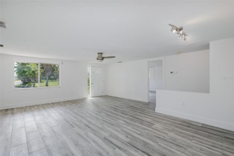 Casa en venta en Port Richey, Florida, 2 dormitorios, 137.5 m2 № 1919062 - foto 8