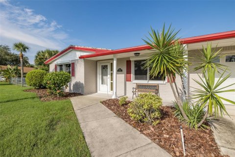 Casa en venta en Port Richey, Florida, 2 dormitorios, 137.5 m2 № 1919062 - foto 3