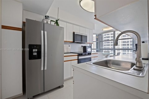 Купить кондоминиум в Авентура, Флорида 2 спальни, 134.43м2, № 2044555 - фото 11