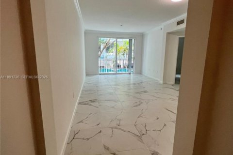 Copropriété à vendre à Surfside, Floride: 1 chambre, 70.33 m2 № 2056871 - photo 13