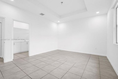 Casa en venta en Miami, Florida, 4 dormitorios, 173.73 m2 № 2029128 - foto 23