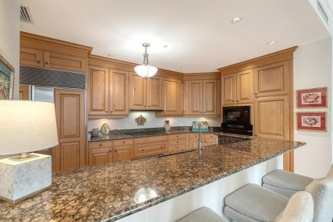 Condo in Sarasota, Florida, 2 bedrooms № 2207495 - photo 19
