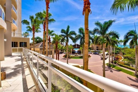 Condo in Sarasota, Florida, 2 bedrooms № 2207495 - photo 7