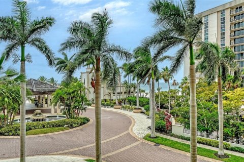 Condo in Sarasota, Florida, 2 bedrooms № 2207495 - photo 3