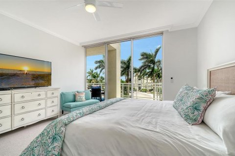 Condo in Sarasota, Florida, 2 bedrooms № 2207495 - photo 25