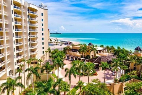 Condo in Sarasota, Florida, 2 bedrooms № 2207495