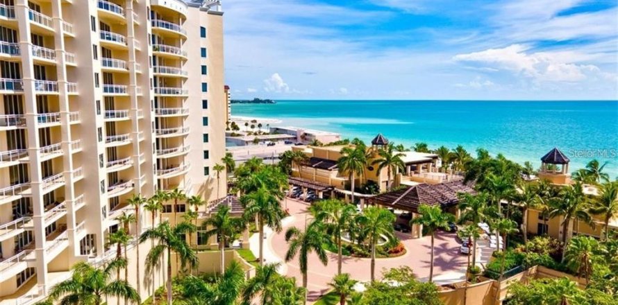 Condo in Sarasota, Florida, 2 bedrooms № 2207495