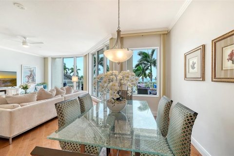 Condo in Sarasota, Florida, 2 bedrooms № 2207495 - photo 14