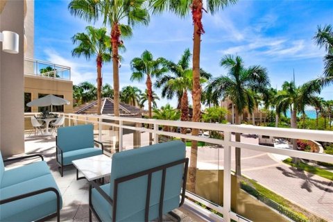 Condo in Sarasota, Florida, 2 bedrooms № 2207495 - photo 23