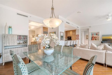 Condo in Sarasota, Florida, 2 bedrooms № 2207495 - photo 15