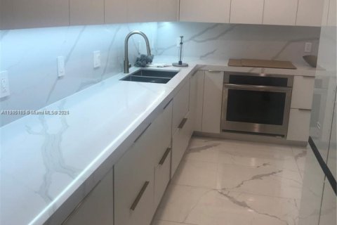 Квартира в Бэл-Харбор, Флорида 2 спальни, 133.22м2 № 2082462