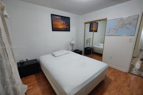 House in Miami, Florida 2 bedrooms, 96.62 sq.m. № 1754128 - photo 22