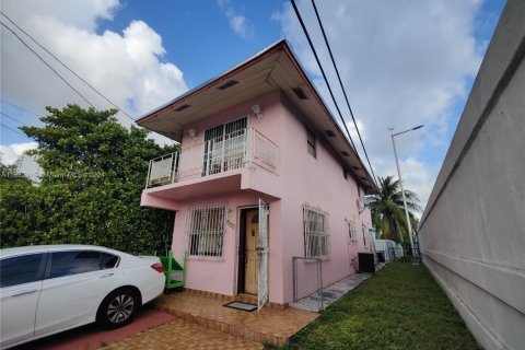 House in Miami, Florida 2 bedrooms, 96.62 sq.m. № 1754128 - photo 3