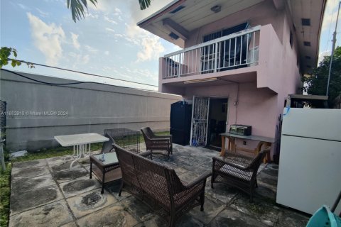 House in Miami, Florida 2 bedrooms, 96.62 sq.m. № 1754128 - photo 7