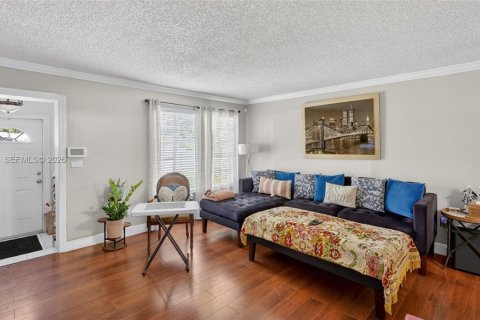 Villa ou maison à vendre à Miami, Floride: 4 chambres, 173.54 m2 № 2063461 - photo 7