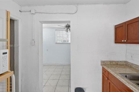 Villa ou maison à vendre à Miami, Floride: 4 chambres, 173.54 m2 № 2063461 - photo 29