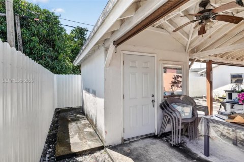 Villa ou maison à vendre à Miami, Floride: 4 chambres, 173.54 m2 № 2063461 - photo 27