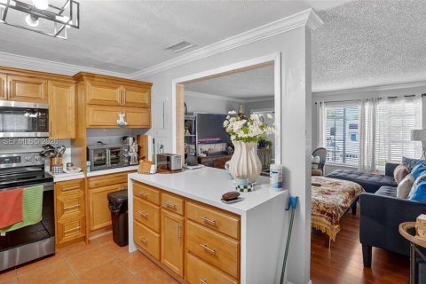 Villa ou maison à vendre à Miami, Floride: 4 chambres, 173.54 m2 № 2063461 - photo 14