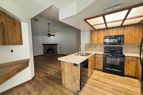 Casa en alquiler en Apopka, Florida, 2 dormitorios, 99.87 m2 № 1894878 - foto 3