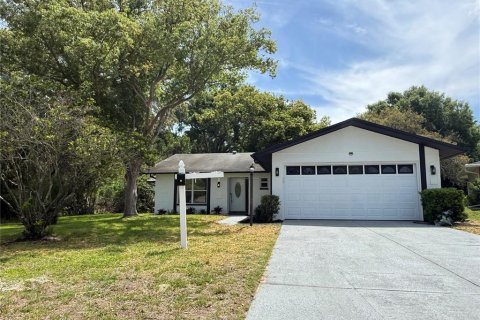 Casa en venta en Port Richey, Florida, 3 dormitorios, 132.11 m2 № 2098963 - foto 2