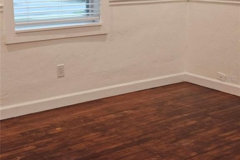 House in Clearwater, Florida 3 bedrooms, 97.92 sq.m. № 2431657 - photo 9