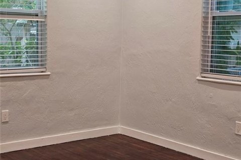 House in Clearwater, Florida 3 bedrooms, 97.92 sq.m. № 2431657 - photo 12
