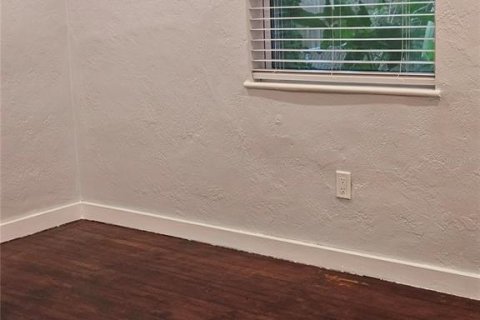 House in Clearwater, Florida 3 bedrooms, 97.92 sq.m. № 2431657 - photo 11